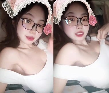 Em gái có một đôi mông cực kỳ gợi cảm