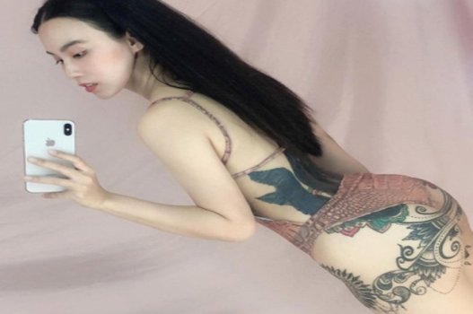Linh Miu hấp dẫn và quyến rũ